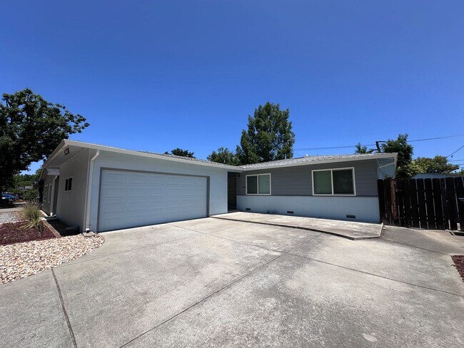 Building Photo - Stunning 3/2 Cambrian / Los Gatos border, ...