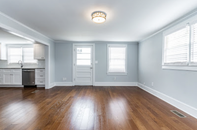 Building Photo - 204 N Johnson St