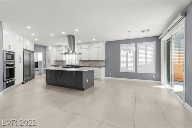 Building Photo - Recently remodeled 5 BEDROOMs/4 bathrooms,...