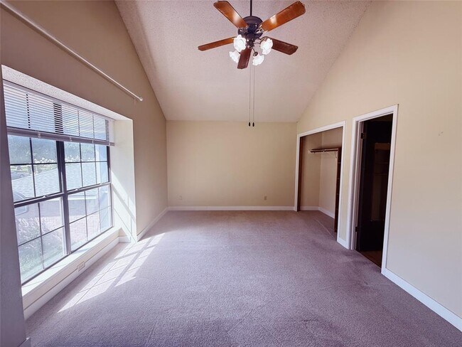 Building Photo - 1711 Ryon Ln