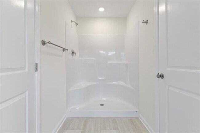 Building Photo - 5 BED 2 BATH HOME LOCATED IN BLACKSBURG