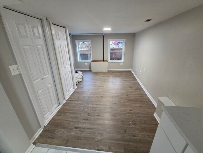 Building Photo - 2847 W 25th Pl