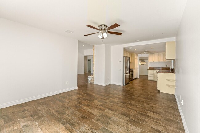 Building Photo - 40588 Clover Ln