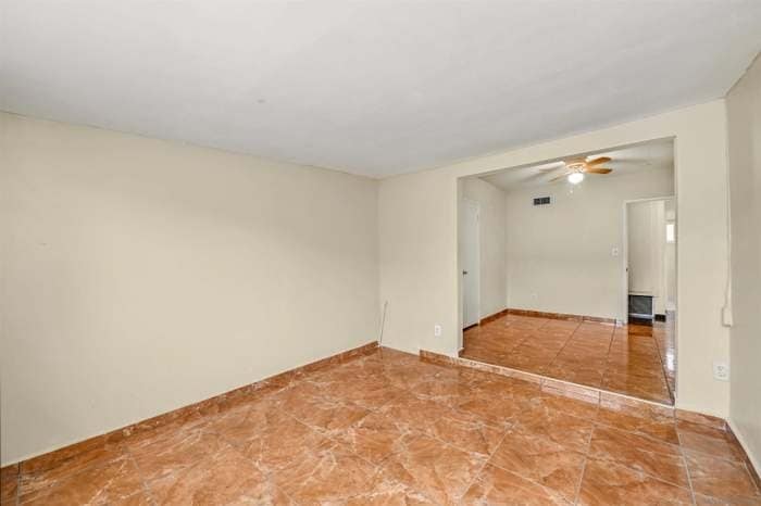 Building Photo - 714 Begonia St