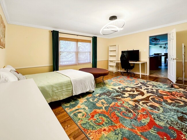 Building Photo - 6636 Isle of Skye Dr