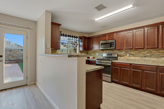 Building Photo - 14270 Gil Reyes Dr