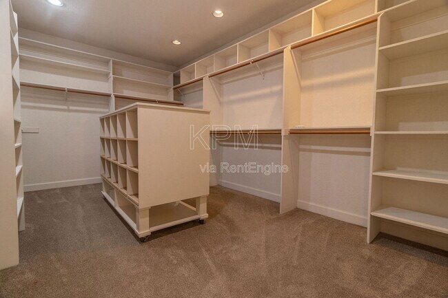 Building Photo - 672 Cypress Run