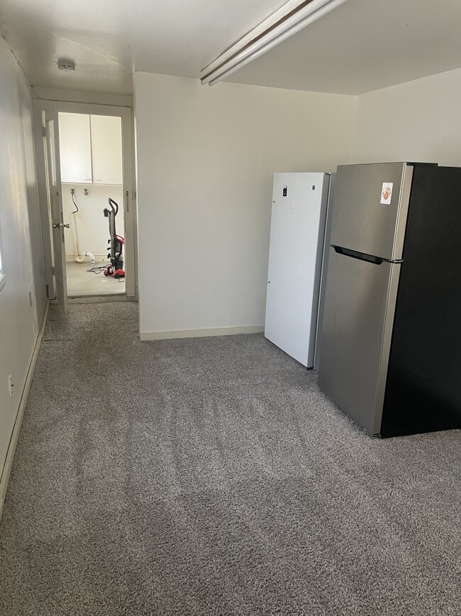 Building Photo - 1658 N Bluff St