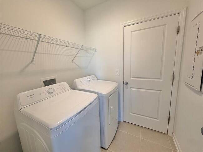 Building Photo - 3663 Hardman Dr