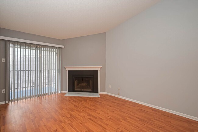 Building Photo - 2120 El Paseo St