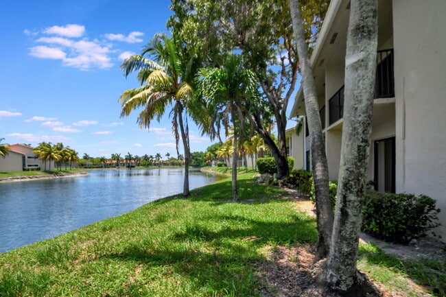 Building Photo - 1495 Lake Crystal Dr