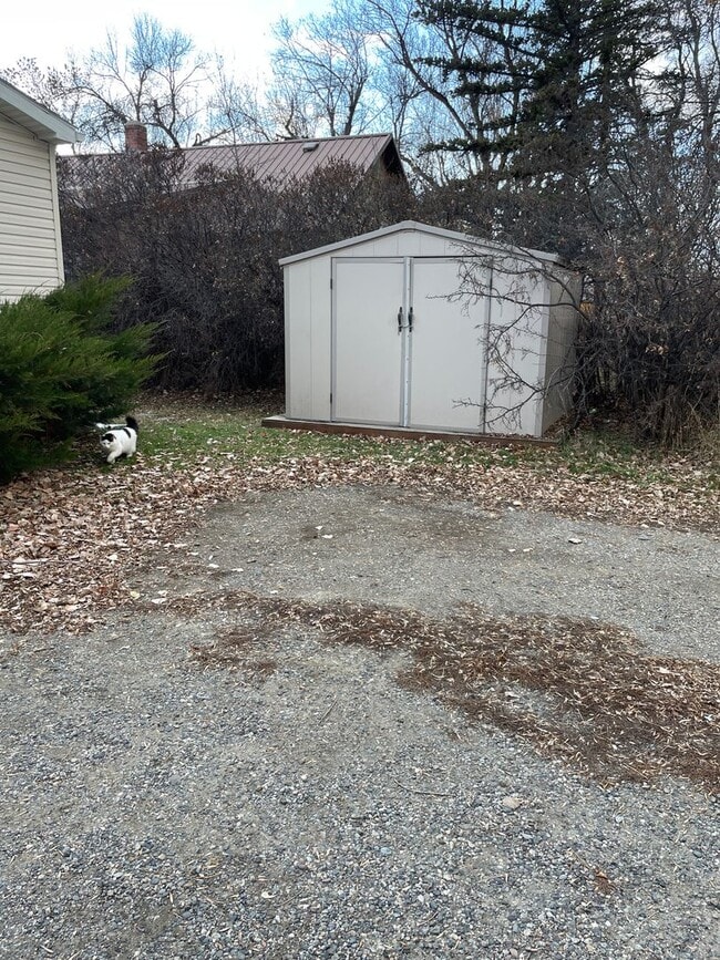 Building Photo - Wonderful 3 Bed 2 Bath In-Town