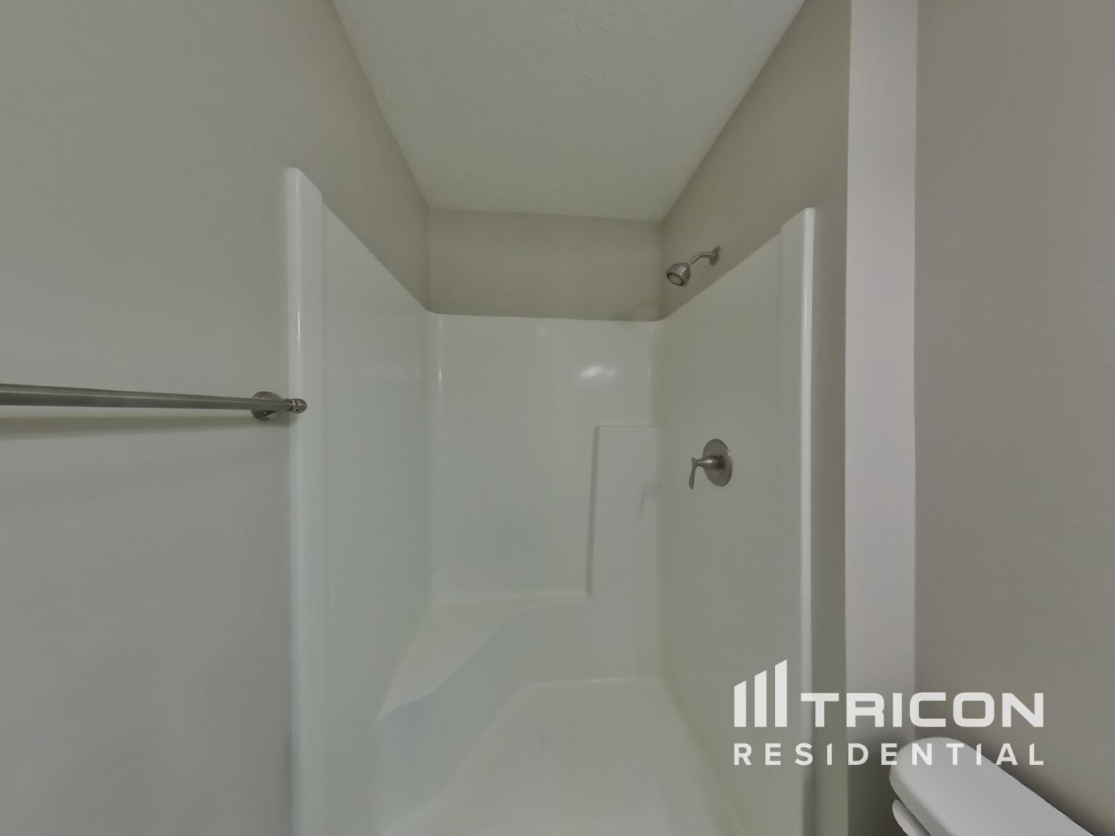 Building Photo - 5755 Rosemont Dr