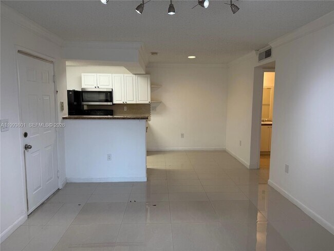 Building Photo - 15560 SW 106th Ln