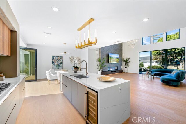 Building Photo - 853 Oak St