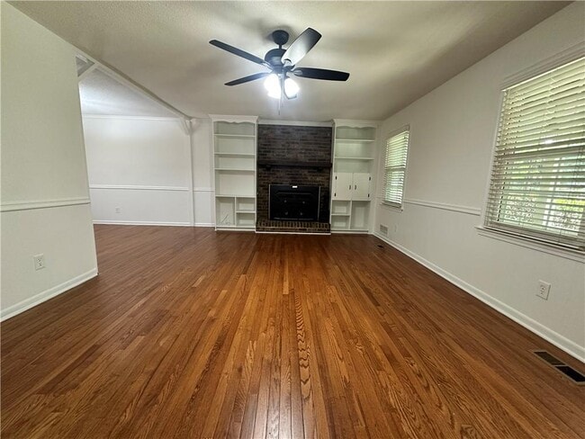 Building Photo - 360 Teague Dr NW