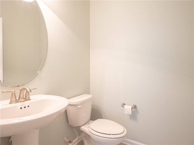 Building Photo - 4550 Farmstead Dr