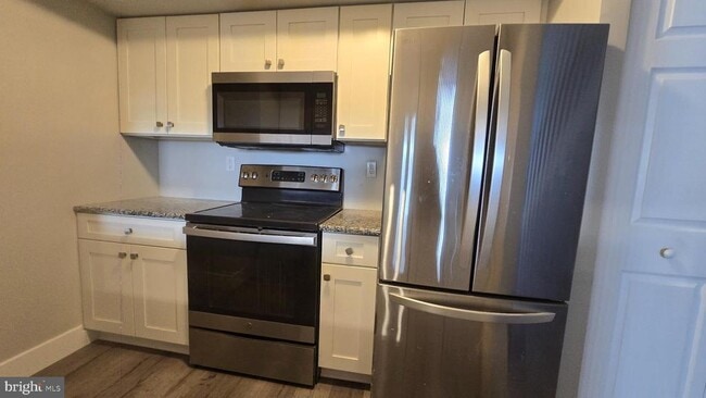 Building Photo - 411 Park Pl Dr