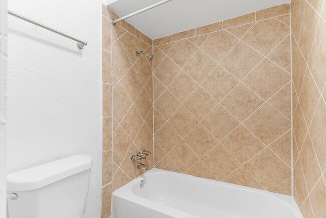 Building Photo - 14814 Perthshire Rd