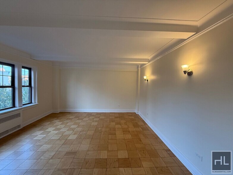 Building Photo - Christopher Street