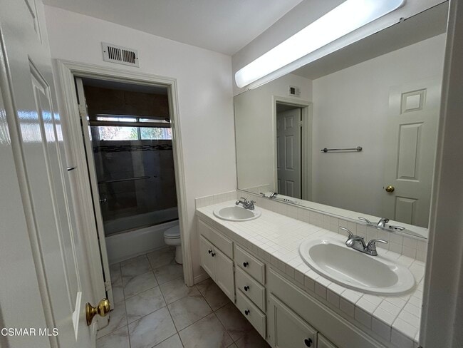 Building Photo - 2357 Laurelwood Dr