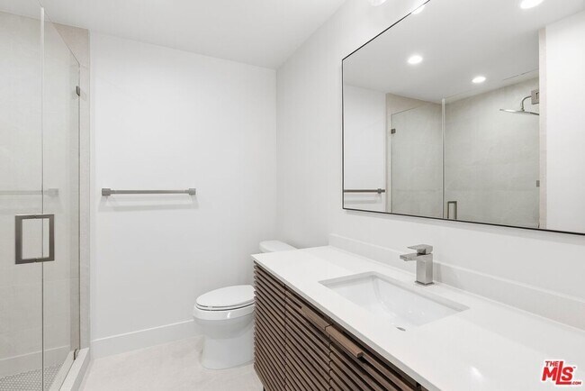 Building Photo - 515 Ocean Ave