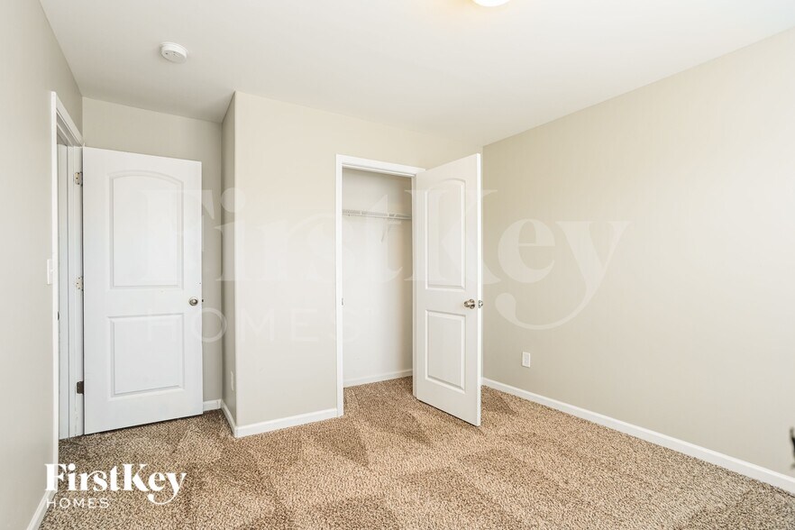 Building Photo - 9017 Sharpes Cir