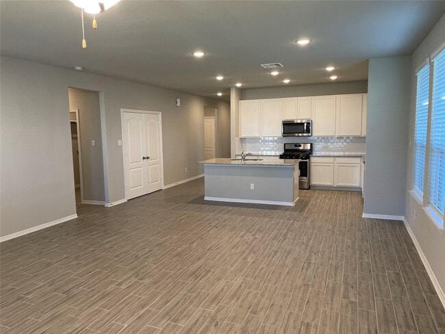 Building Photo - 803 Cypress Smt Rd