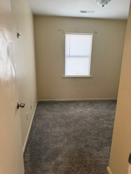 Room 1 - 836 Western Ave