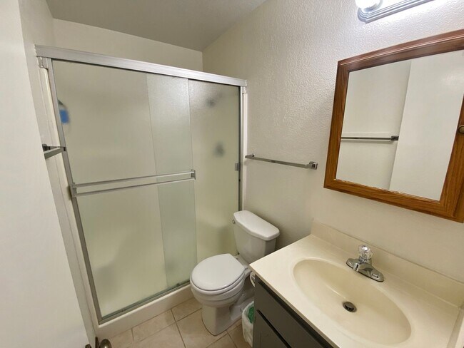 Building Photo - TOWNHOME - VILLAGE OF OAK CREEK