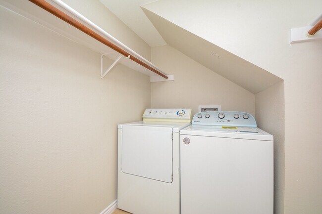 Building Photo - 13282 Trail Hollow Dr