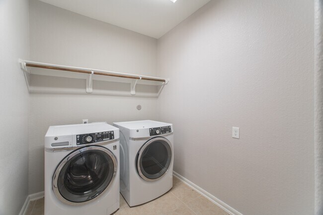 Building Photo - 8 Florentino Vine Pl