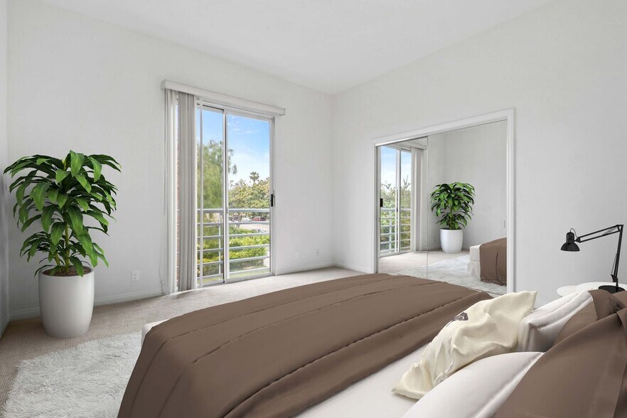 Building Photo - 1325 Arizona Ave