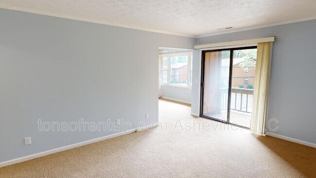 Building Photo - 1767D Haywood Manor Road