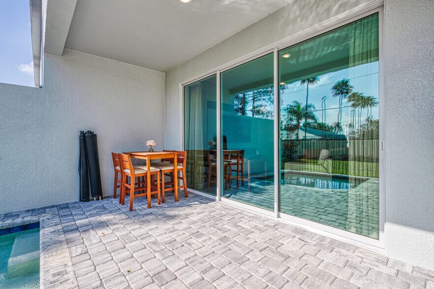 Building Photo - 8013 Formosa Vly Pl