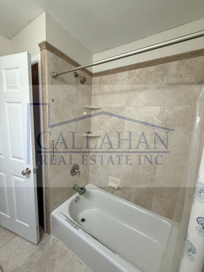 Building Photo - Lakewood 3 bedroom Home