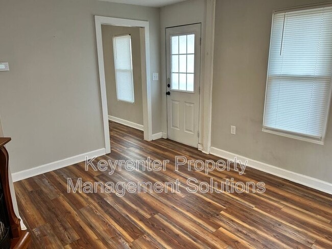 Building Photo - 2312 Poplar St