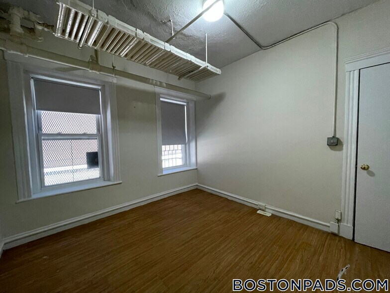 Building Photo - 1191 Boylston St