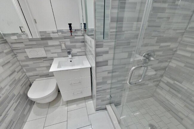 Building Photo - 4 bedroom in New York NY 10022