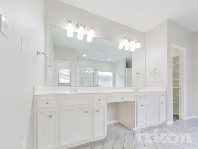 Building Photo - 6855 Tournament Dr