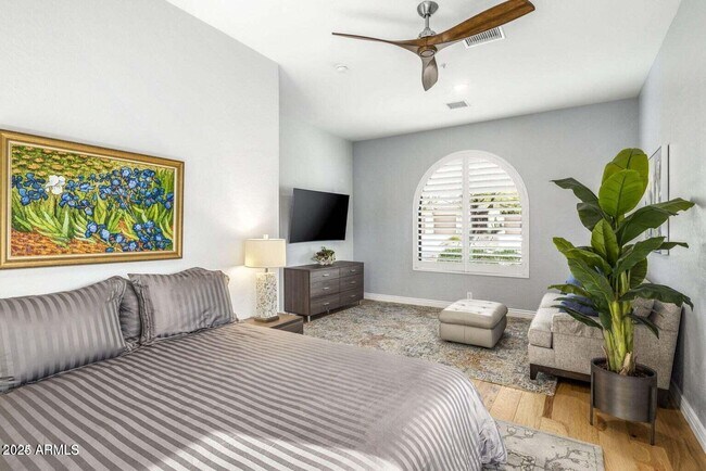 Building Photo - 10912 E Butherus Dr