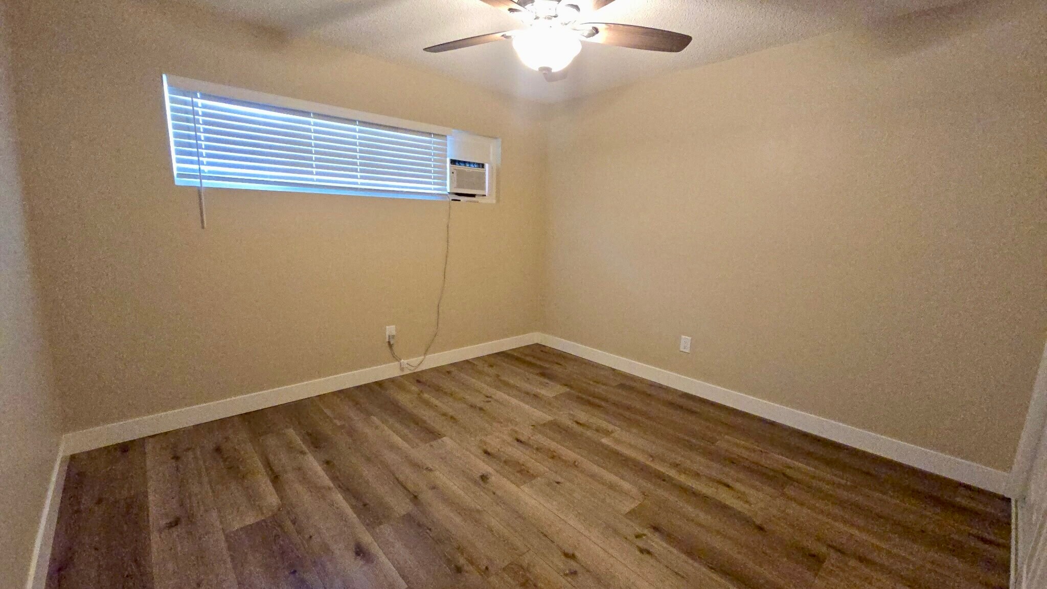 Building Photo - 555 E Lemon Ave