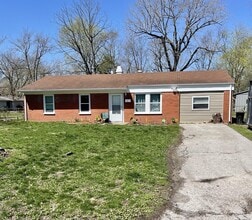 Building Photo - 61 E Adams Dr