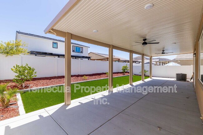 Building Photo - 1816 Tapaderos St