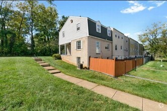 Building Photo - Kettering Townhouse Condominiums