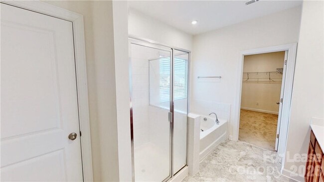 Building Photo - 4500 Collingham Dr