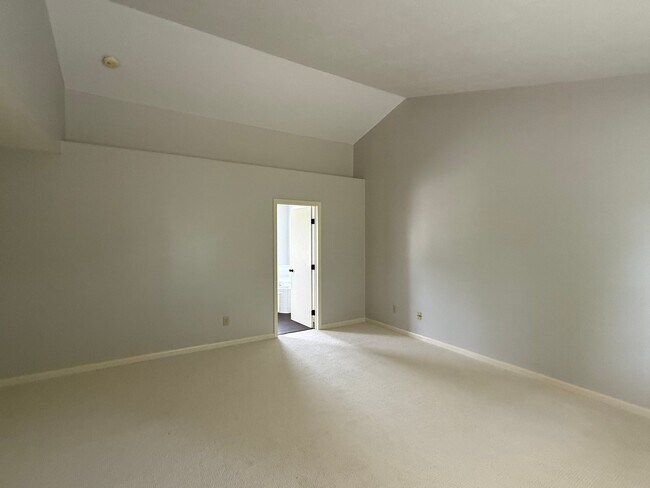 Building Photo - 5990 Rings Rd