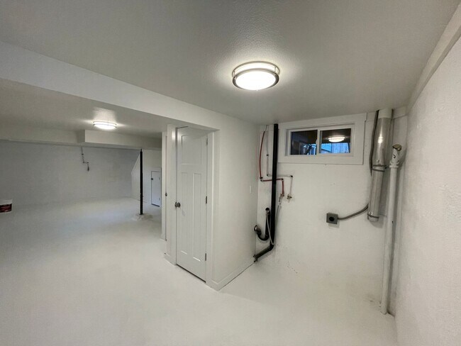 Building Photo - 620 SE 146th Ave