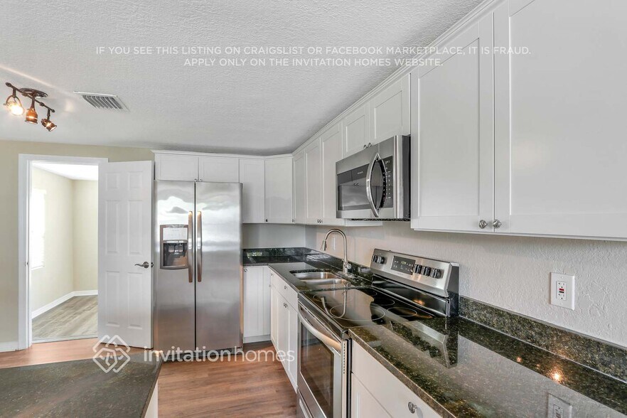 Building Photo - 7201 Palisade Dr