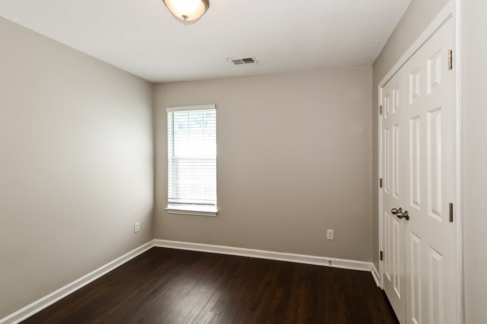Building Photo - 1574 Far Dr